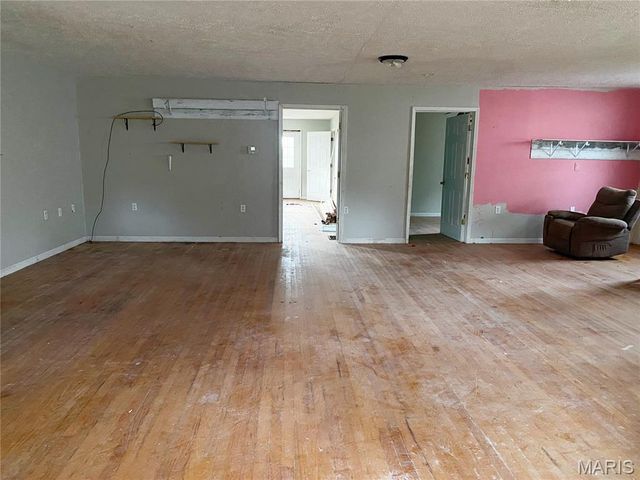 30865 Sterling Road, Laquey, MO 65534