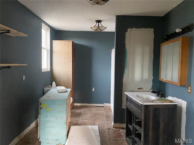 30865 Sterling Road, Laquey, MO 65534