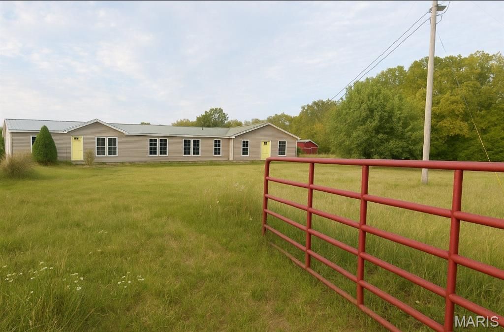 30865 Sterling Road, Laquey, MO 65534