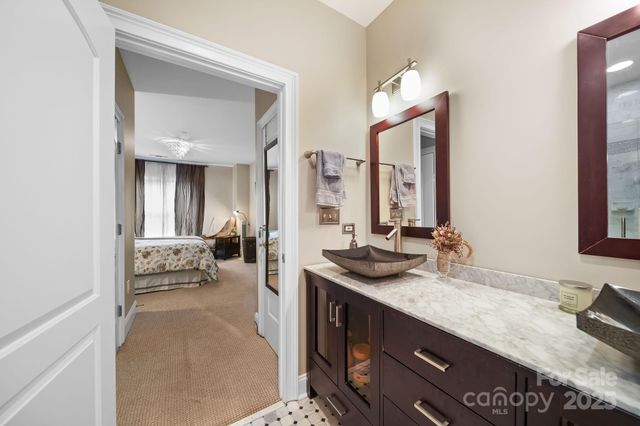 400 N Church Street 521, Charlotte, NC 28202