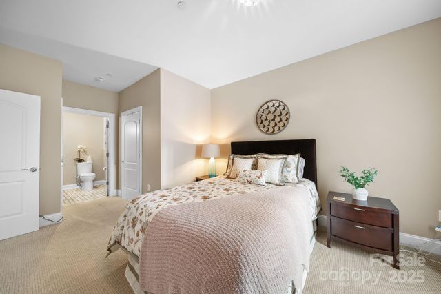 400 N Church Street 521, Charlotte, NC 28202