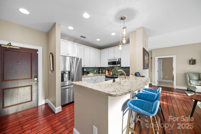 400 N Church Street 521, Charlotte, NC 28202