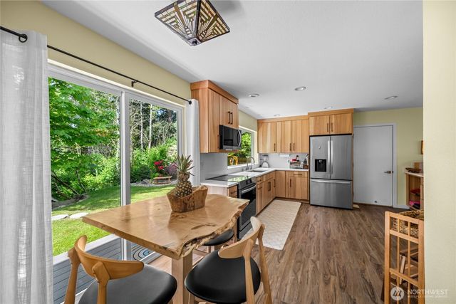 1311 Clearbrook Drive, Bellingham, WA 98229