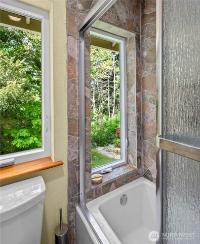 1311 Clearbrook Drive, Bellingham, WA 98229