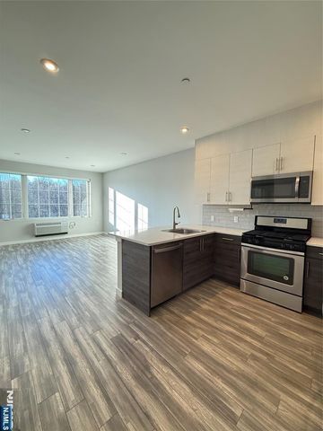 62 Broadway 303, Woodcliff Lake, NJ 07677