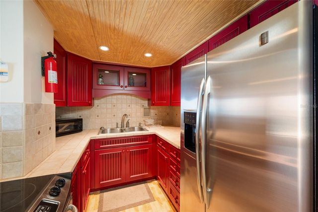 880 MANDALAY AVENUE S405, Clearwater Beach, FL 33767