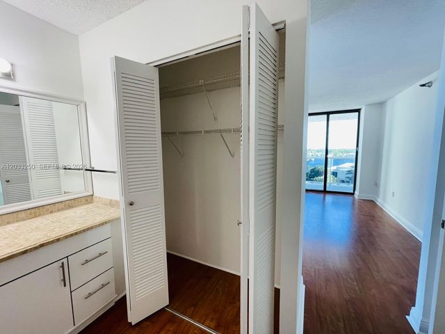 20505 E Country Club Drive 734, Aventura, FL 33180
