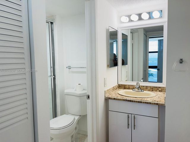20505 E Country Club Drive 734, Aventura, FL 33180