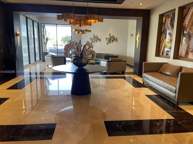 20505 E Country Club Drive 734, Aventura, FL 33180