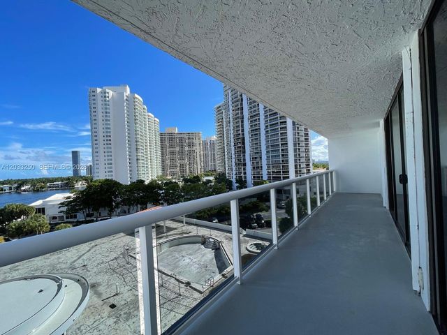 20505 E Country Club Drive 734, Aventura, FL 33180