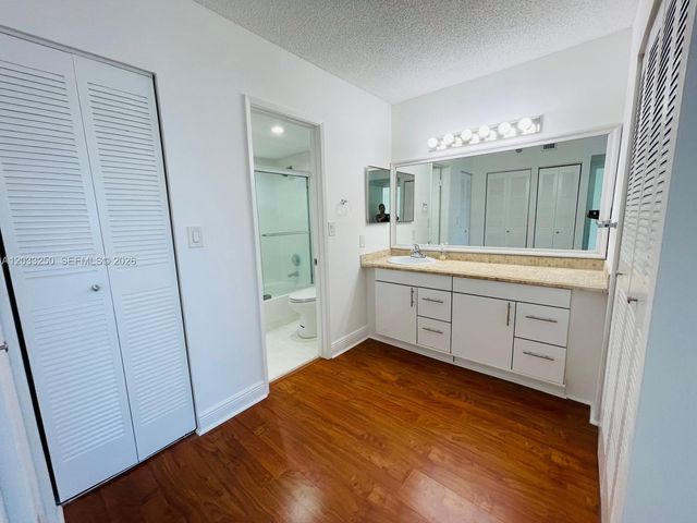 20505 E Country Club Drive 734, Aventura, FL 33180