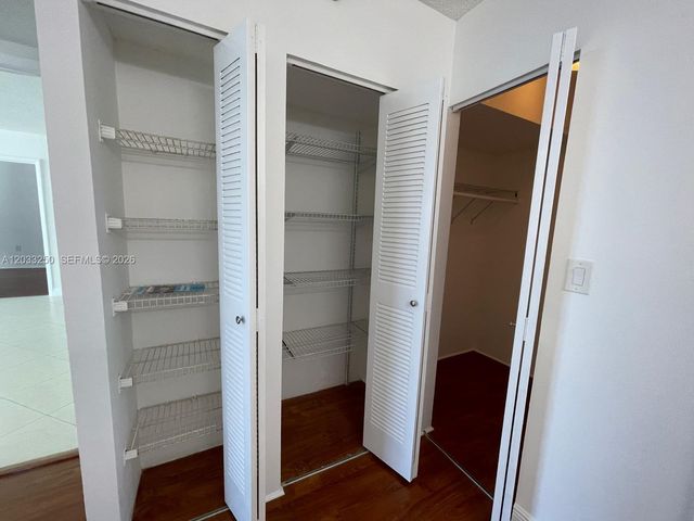 20505 E Country Club Drive 734, Aventura, FL 33180