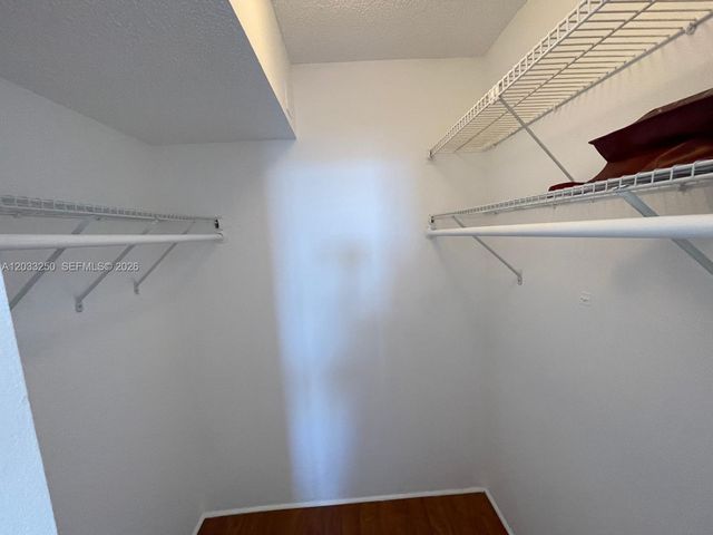 20505 E Country Club Drive 734, Aventura, FL 33180