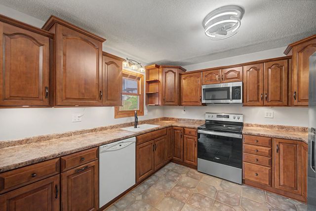 1311 W 14th Street S, Newton, IA 50208