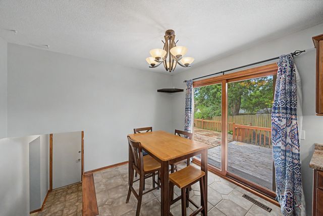 1311 W 14th Street S, Newton, IA 50208