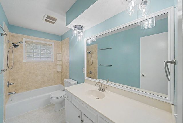 1311 W 14th Street S, Newton, IA 50208