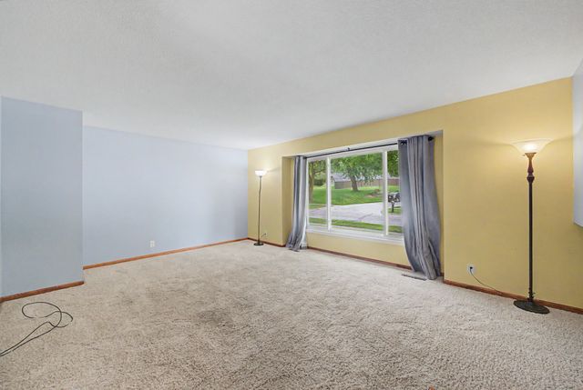 1311 W 14th Street S, Newton, IA 50208