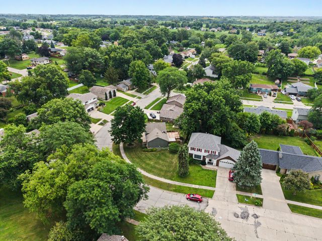 1311 W 14th Street S, Newton, IA 50208
