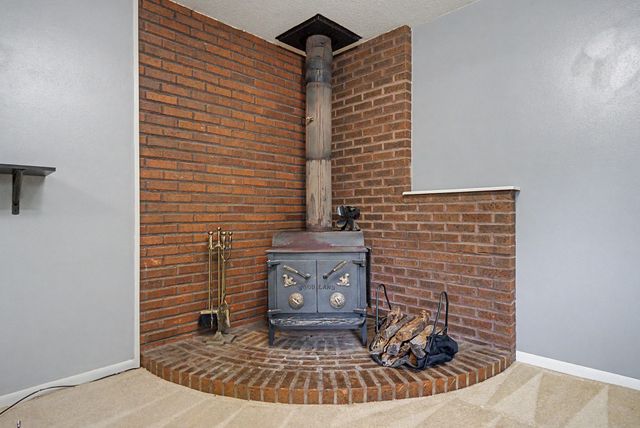 1311 W 14th Street S, Newton, IA 50208