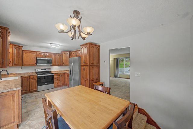 1311 W 14th Street S, Newton, IA 50208