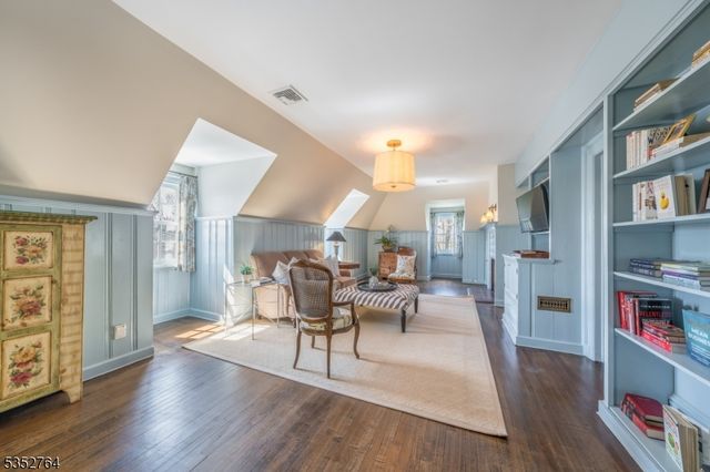 10 Rowan Rd, Summit City, NJ 07901