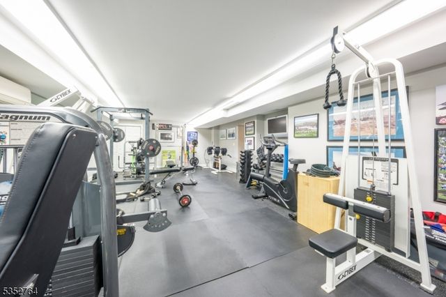 10 Rowan Rd, Summit City, NJ 07901