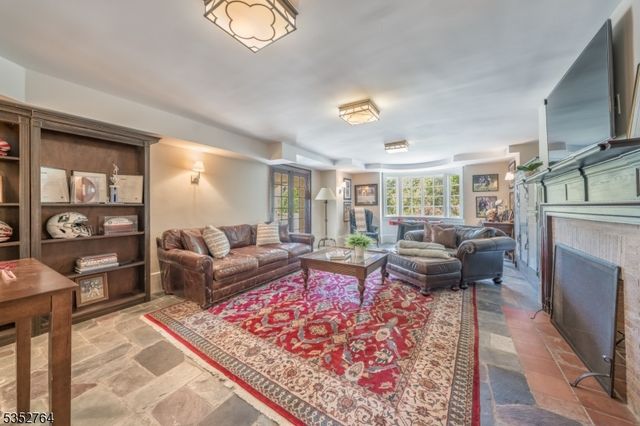 10 Rowan Rd, Summit City, NJ 07901