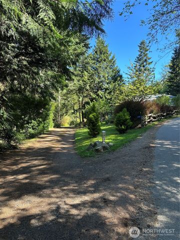 11 NE Shore Drive, Indianola, WA 98342