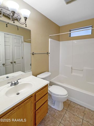 106 Pebble Beach Drive, Youngsville, LA 70592