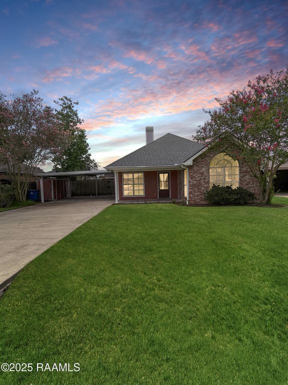 106 Pebble Beach Drive, Youngsville, LA 70592