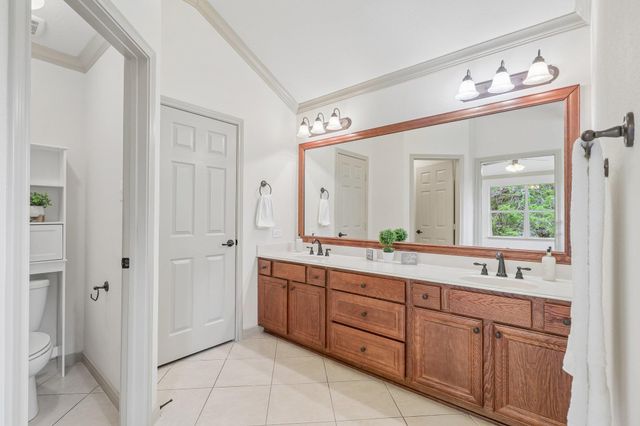 225 Shady Oaks TRL, Liberty Hill, TX 78642