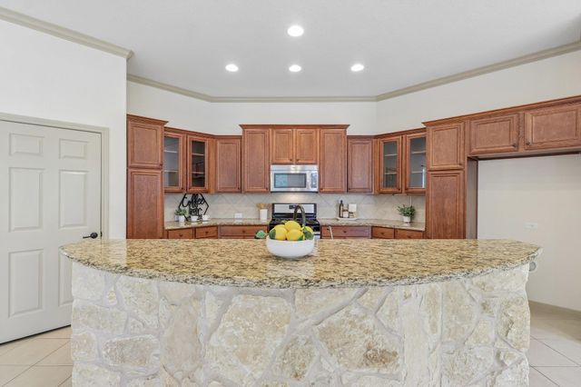 225 Shady Oaks TRL, Liberty Hill, TX 78642