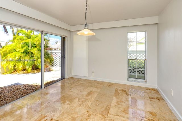 4761 NW 98th Pl, Doral, FL 33178