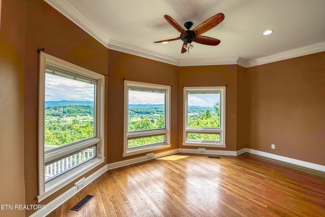 1012 Falcon Crest Drive, Seymour, TN 37865