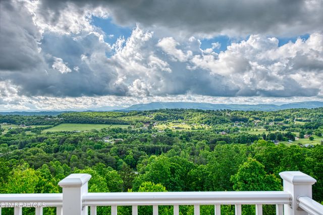 1012 Falcon Crest Drive, Seymour, TN 37865