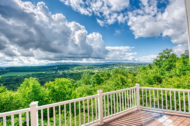 1012 Falcon Crest Drive, Seymour, TN 37865