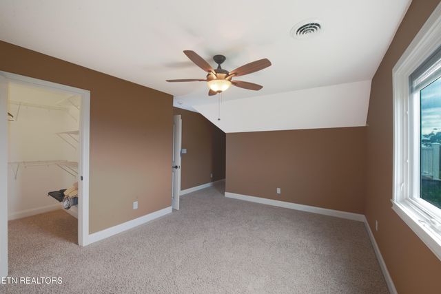 1012 Falcon Crest Drive, Seymour, TN 37865