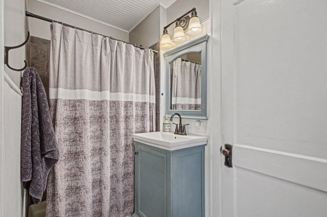 901 Campbell Street, Valparaiso, IN 46385