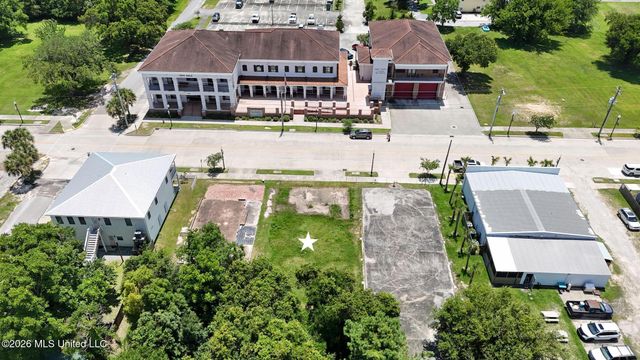 304 Coleman Avenue, Waveland, MS 39576