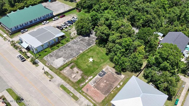 304 Coleman Avenue, Waveland, MS 39576