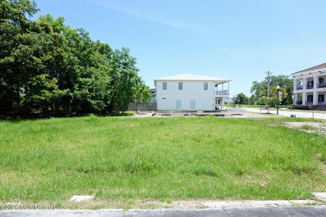 304 Coleman Avenue, Waveland, MS 39576