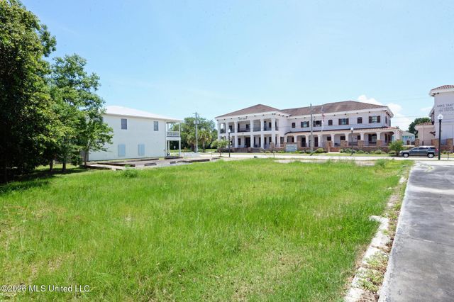 304 Coleman Avenue, Waveland, MS 39576