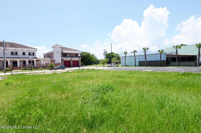 304 Coleman Avenue, Waveland, MS 39576