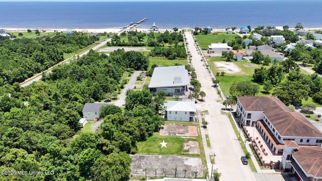304 Coleman Avenue, Waveland, MS 39576