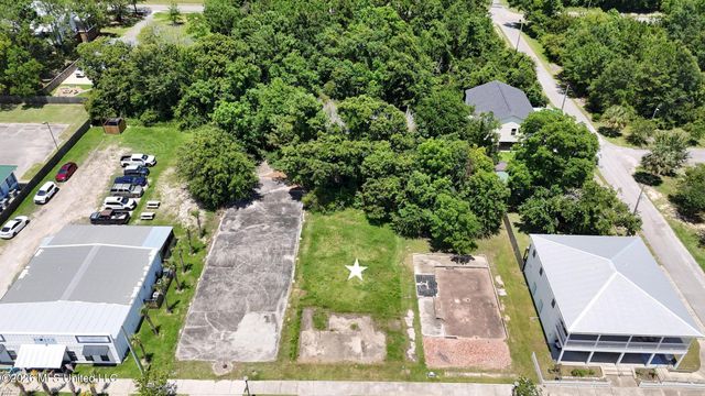 304 Coleman Avenue, Waveland, MS 39576