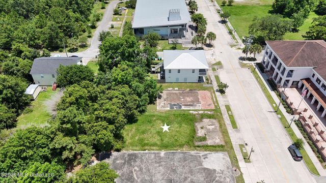 304 Coleman Avenue, Waveland, MS 39576