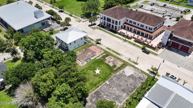 304 Coleman Avenue, Waveland, MS 39576
