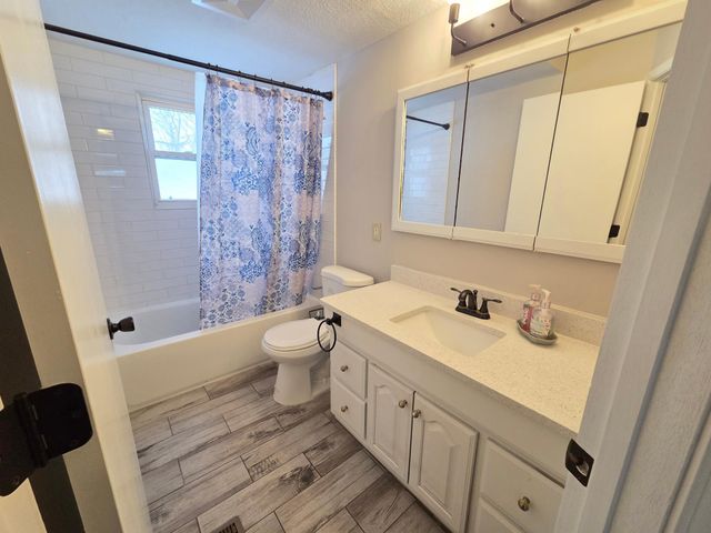 6508 47th Avenue N, Crystal, MN 55428