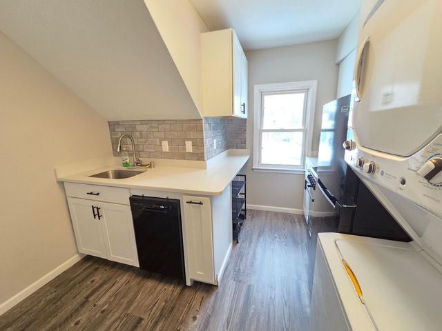 6508 47th Avenue N, Crystal, MN 55428