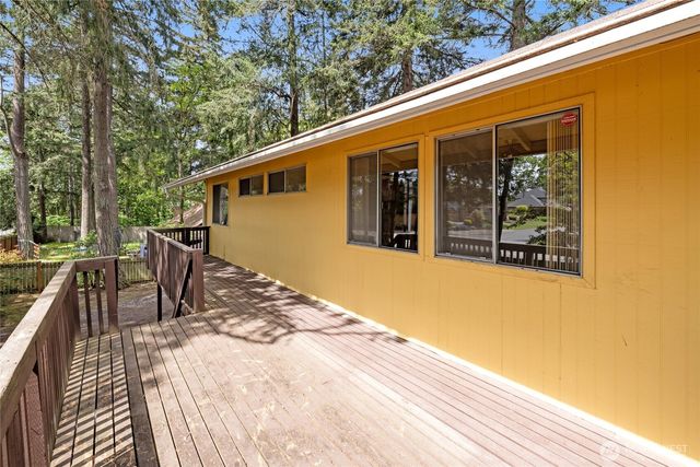 6323 89th Avenue W, University Place, WA 98467